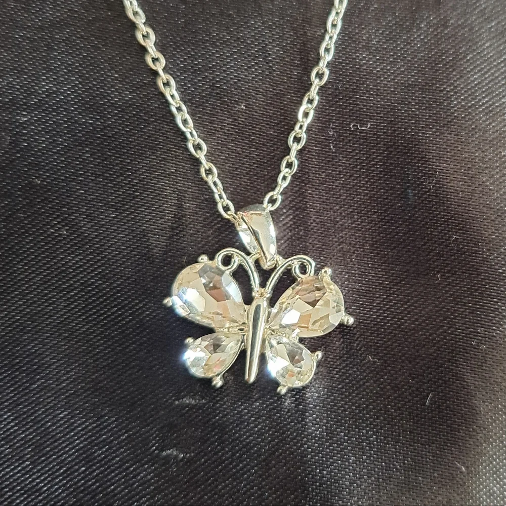 Butterfly Silver Pendant Chain Necklace